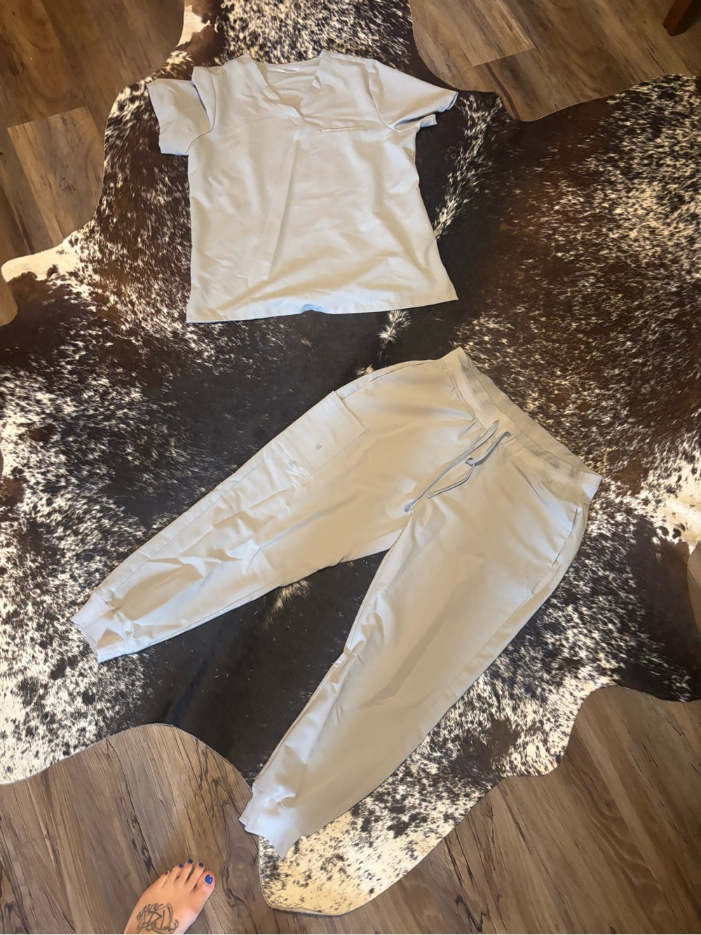 Mandala Women’s Light grey Jogger scrub set